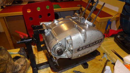 Reinigung und Demontage der Anbauteile